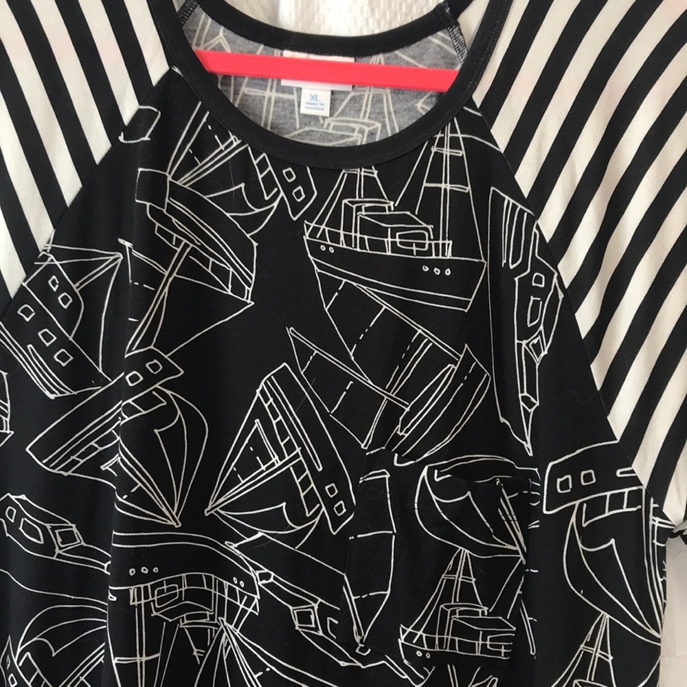 Sailing⛵️Anyone, LuLaRoe Carly, XL, Black & White